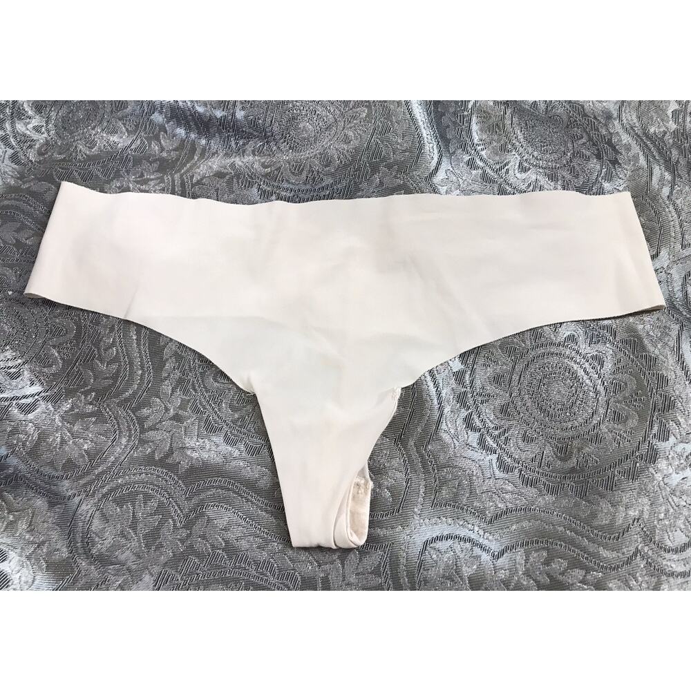 Women's Aerie No Show Cream Thong Size small Smooth Underwear